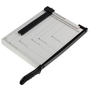 GUILHOTINA CORTE PEQUENO 14X21CM A5 REF:200 em Extrema MG